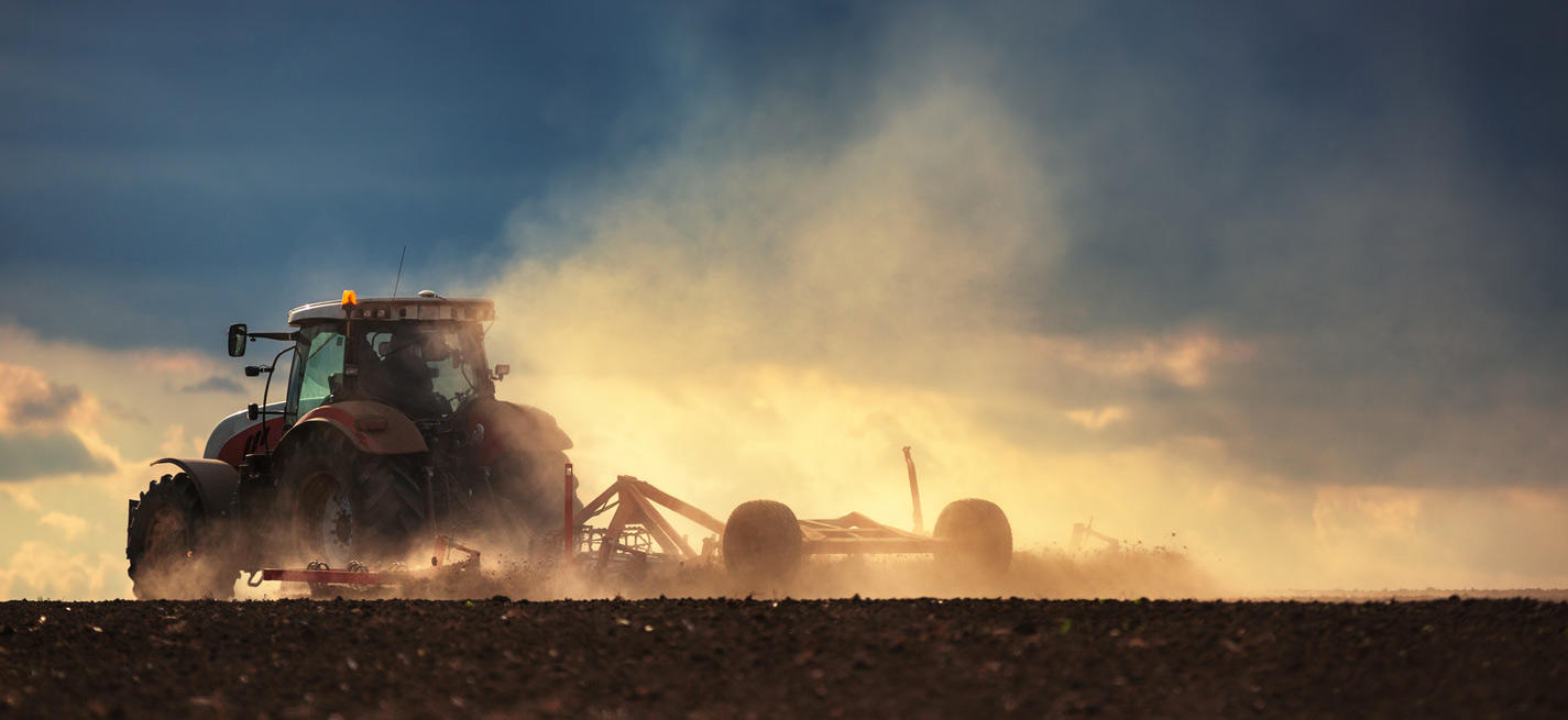 Tracteur et agriculteur