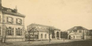 L'entrée de l'école au 19e